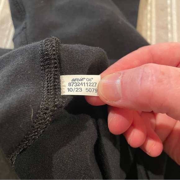 Aerie Offline OG Original High Rise Short Inseam Leggings in Black Extra Large - Picture 4 of 8